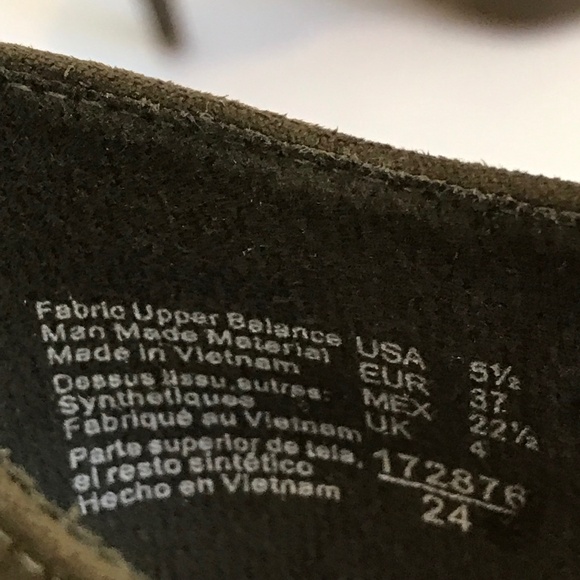 FIONI Clothing Green Kitten Heels with Crisscross Straps - Picture 16 of 16